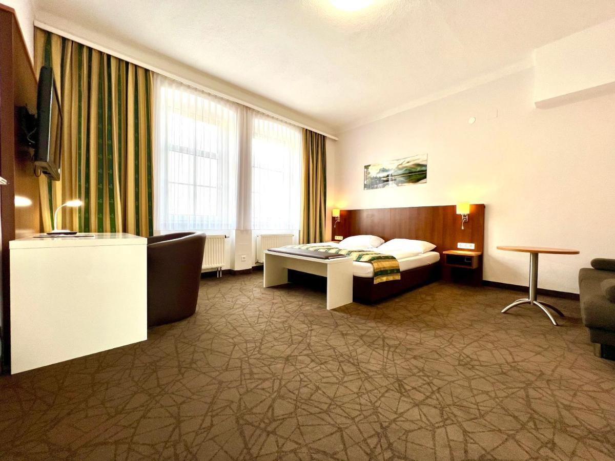 Residenz Royal Aparthotel กมึนด์ ภายนอก รูปภาพ