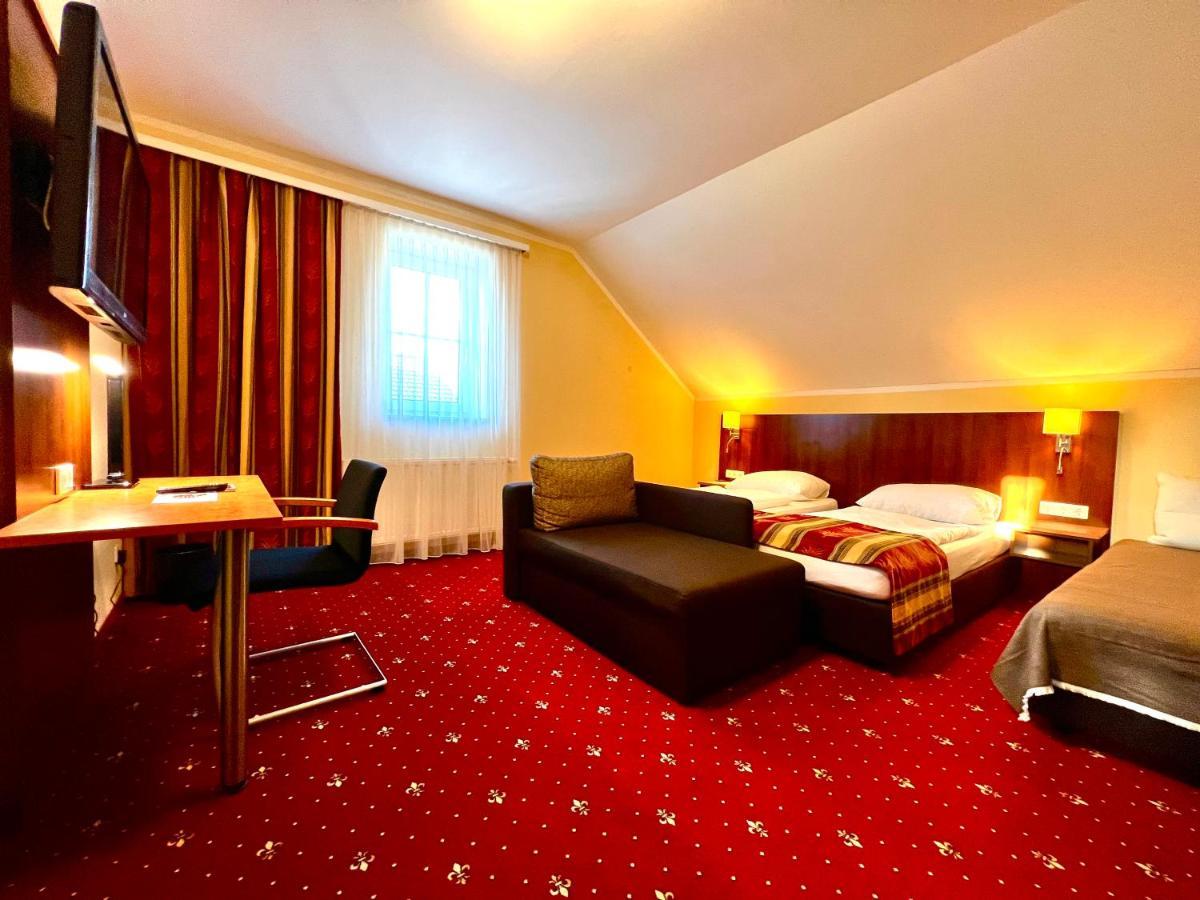 Residenz Royal Aparthotel กมึนด์ ภายนอก รูปภาพ