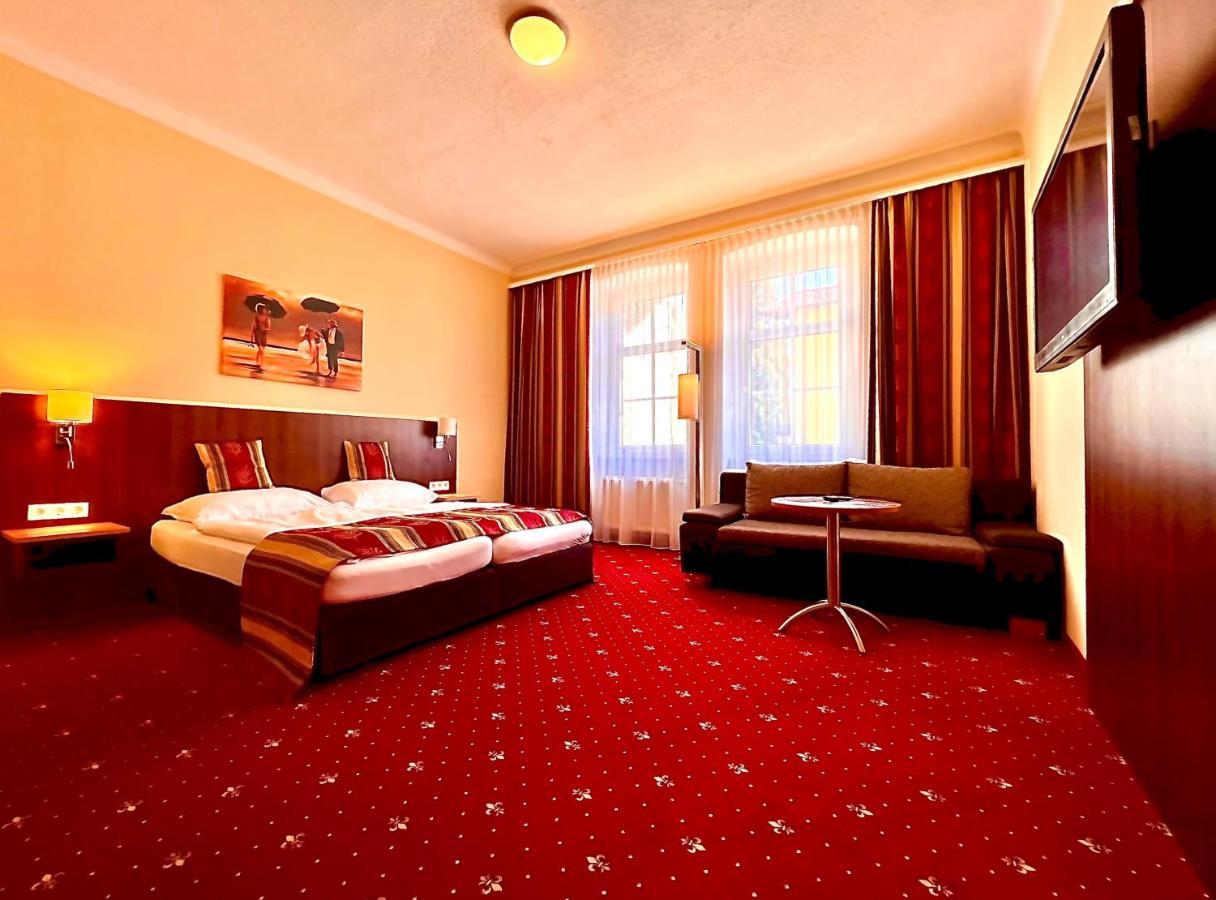Residenz Royal Aparthotel กมึนด์ ภายนอก รูปภาพ