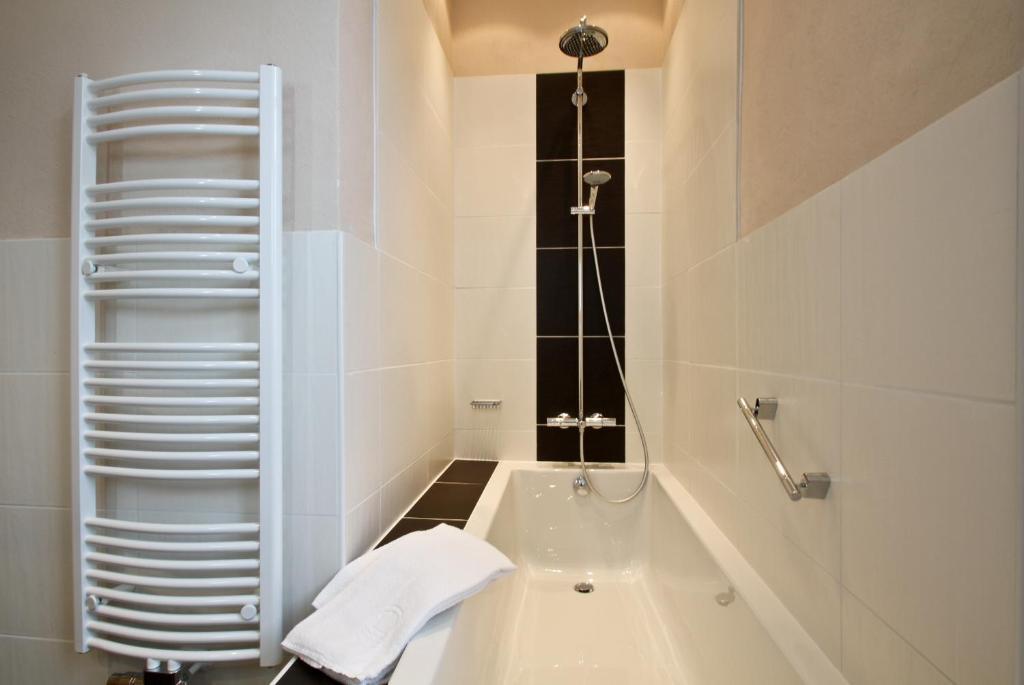 Residenz Royal Aparthotel กมึนด์ ห้อง รูปภาพ